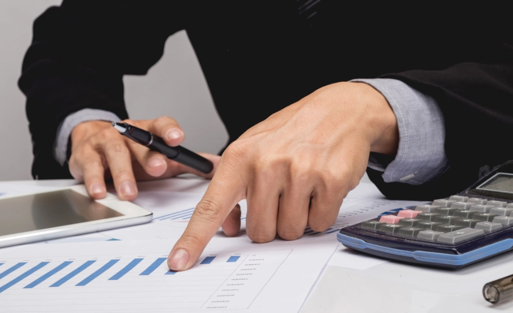 Closing a UAE Company? 8 Financial Checks to Complete Before Liquidation