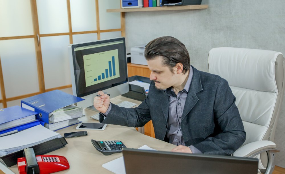 Why Accounting Outsourcing Solutions Are Essential for SMEs Growth